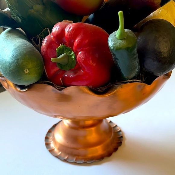 Vintage Gregorian Copper Pedestal Lotus Footed Bowl Hand Hammered Faux Vegetable - Picture 3 of 6